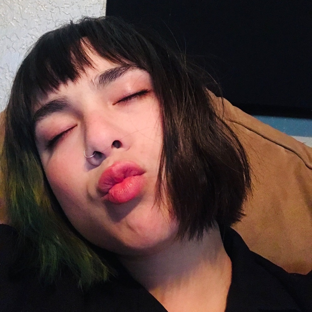 Meet your Posher, Kayla